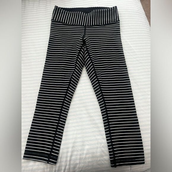 Lululemon Wunder Under Crop Parallel
Stripe rare Black White; size 4 - Picture 2 of 11